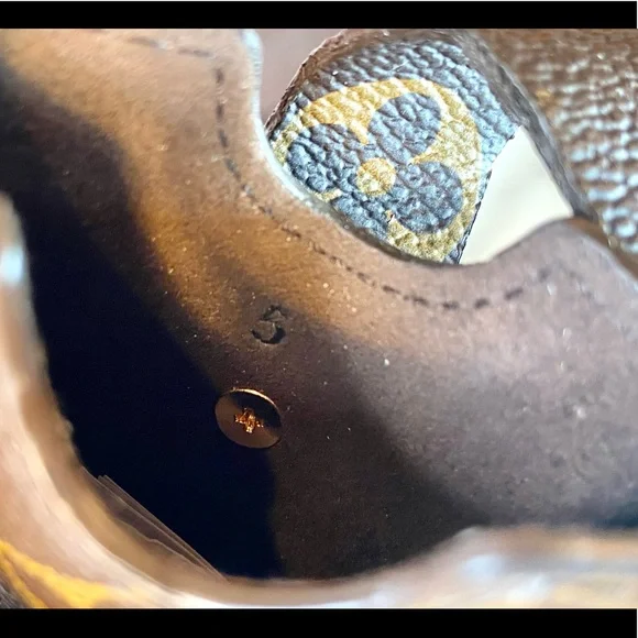 Louis Vuitton iPhone 5 case pouch or card case/small accessories pouch w/alarm! - Picture 10 of 13